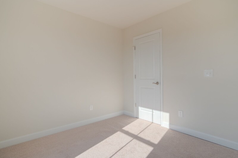 Building Photo - 505 John Adams Dr NW