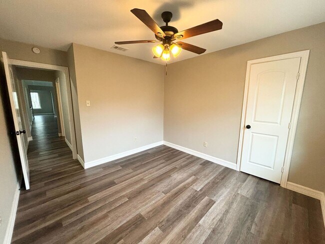 Building Photo - Completely Remodeled 4 bedroom Home