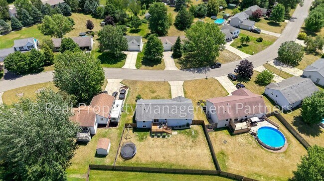 Building Photo - Updated 3-Bed Home with 2-Car Garage and Fenced in Yard on .23+ Acres, Near GVSU