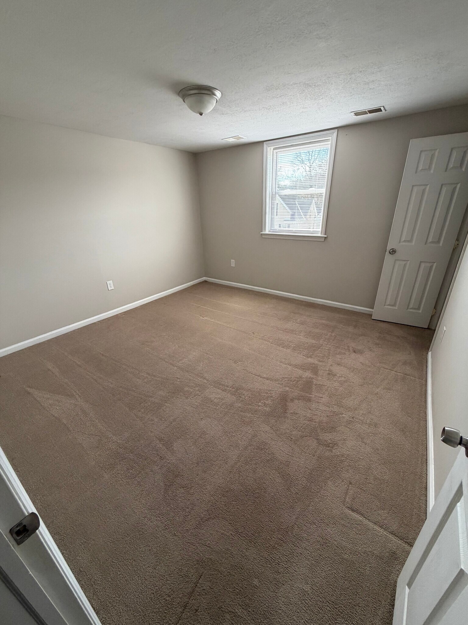 Master Bedroom - 618 Maplewood Ave