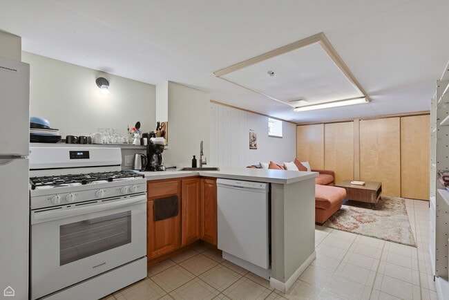 Building Photo - 1512 Mulford St