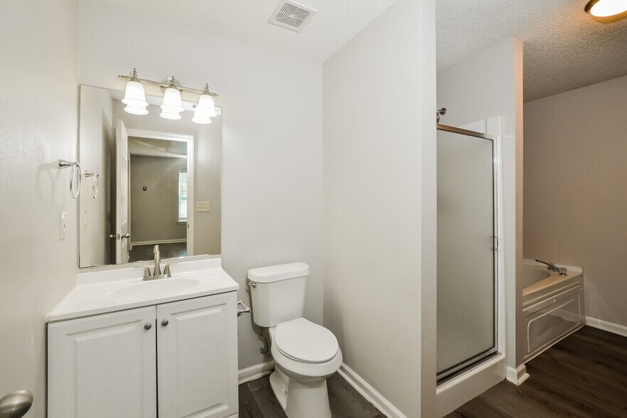 Building Photo - 9961 Fox Run Dr