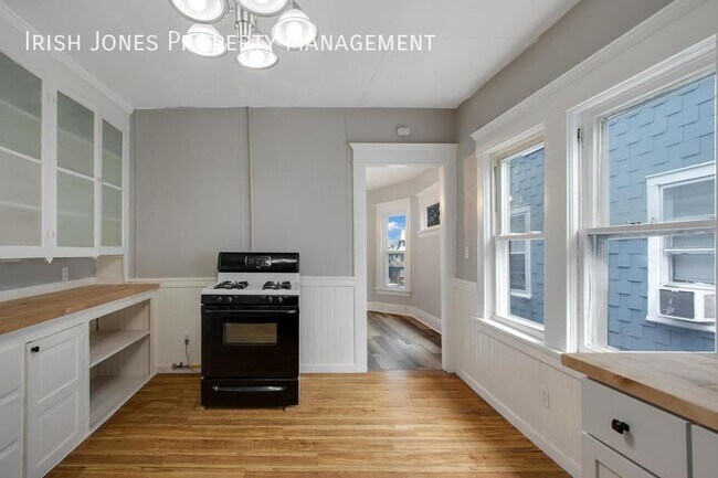 Building Photo - 1899 Seneca St