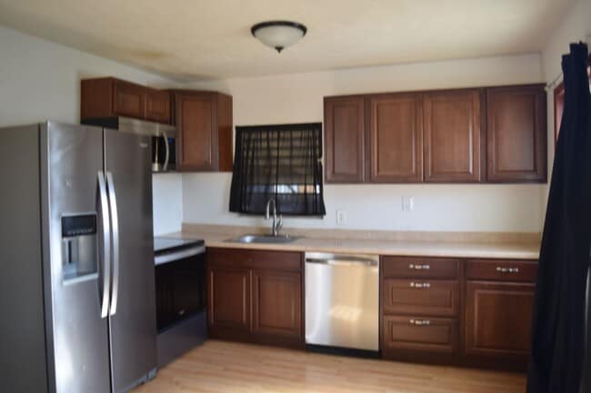 Building Photo - Charming PET FRIENDLY unfurnished 1 bd. 1 bath cottage- Available Now