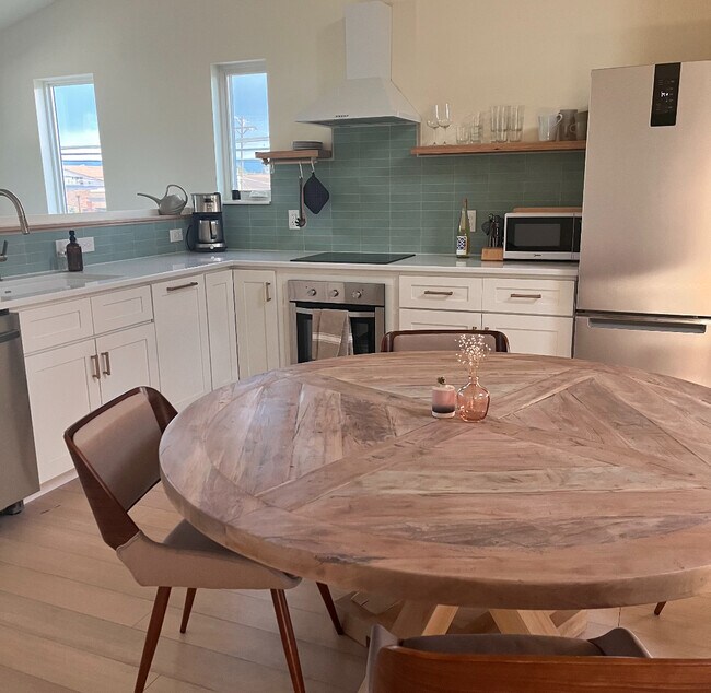 Building Photo - 2381 S Cherokee St