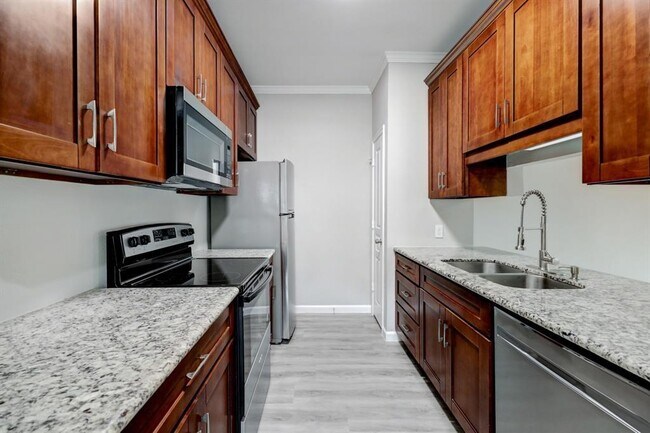 Building Photo - 9850 Pagewood Ln