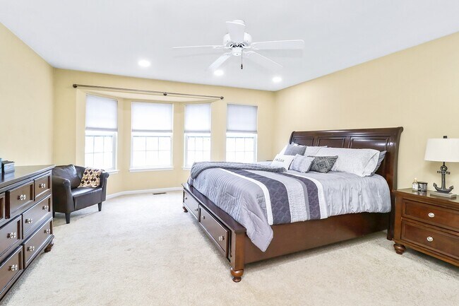 Building Photo - 5304 Summer Crescent