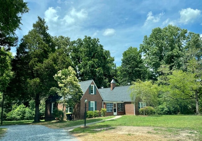 Building Photo - N Main Street China Grove NC, $1695 3br 2ba House