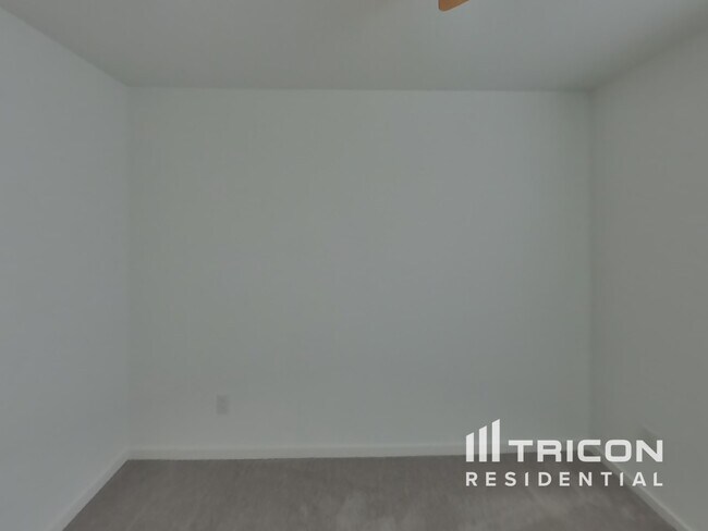 Building Photo - 1844 Kiwi Dr