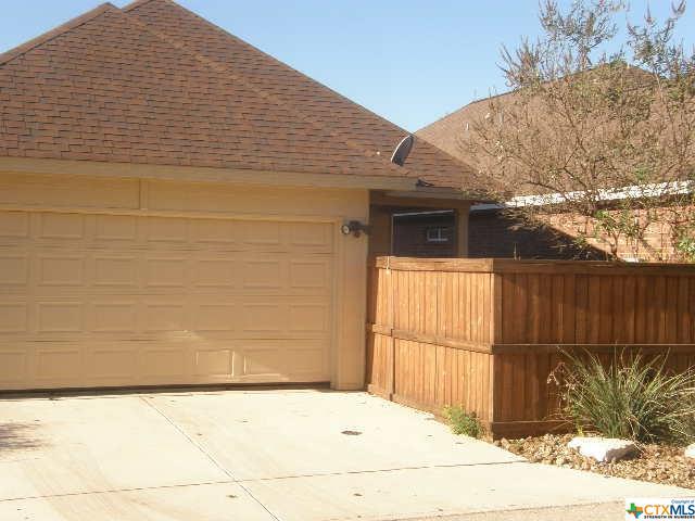 Building Photo - 2222 Gruene Lake Dr