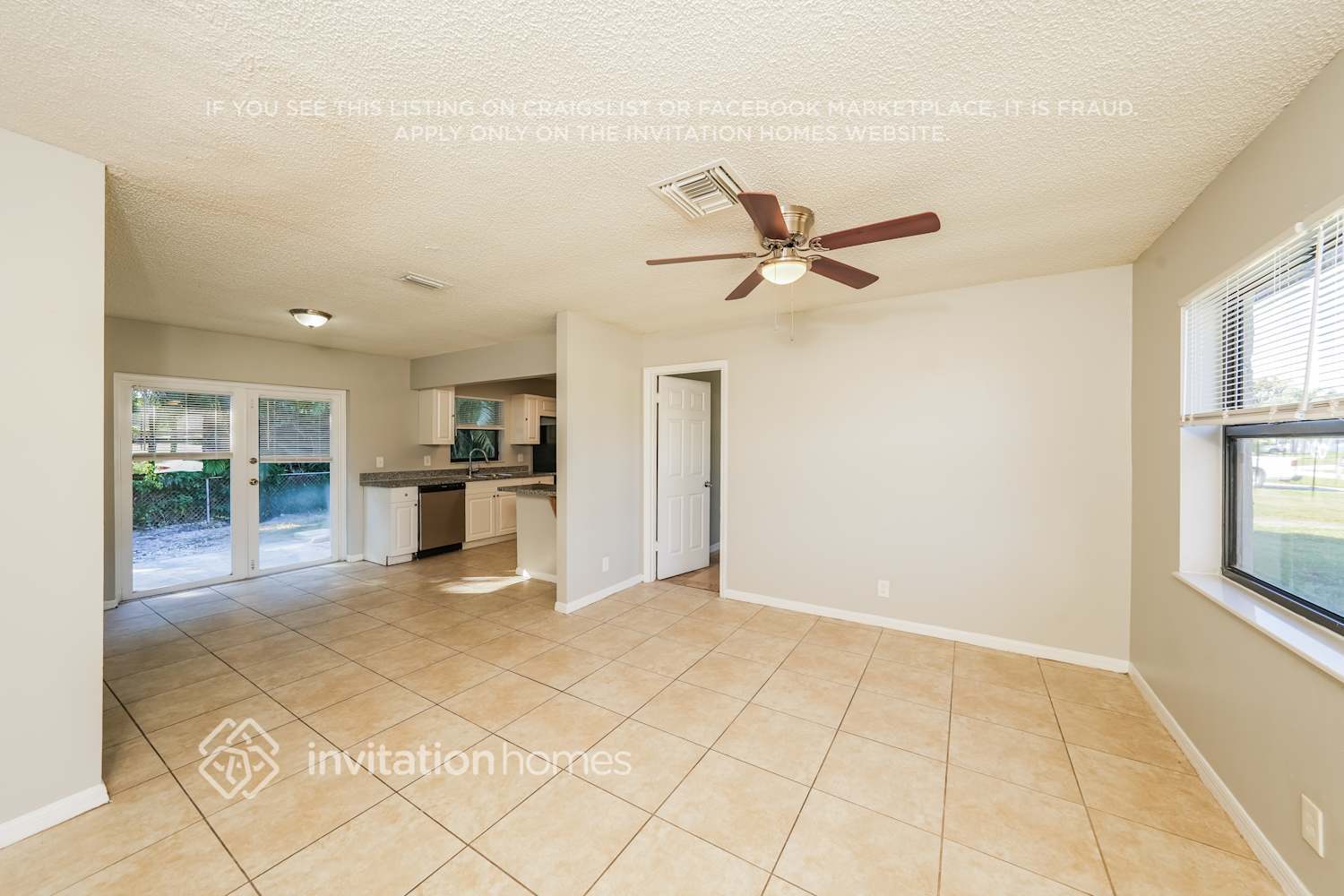 Building Photo - 9014 Fashion Pl