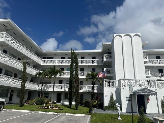 Building Photo - 11685 Canal Dr