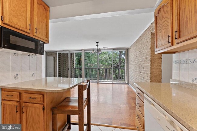 Building Photo - 4420 Briarwood Ct N