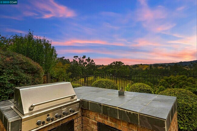 Building Photo - 111 Diablo Ranch Ct