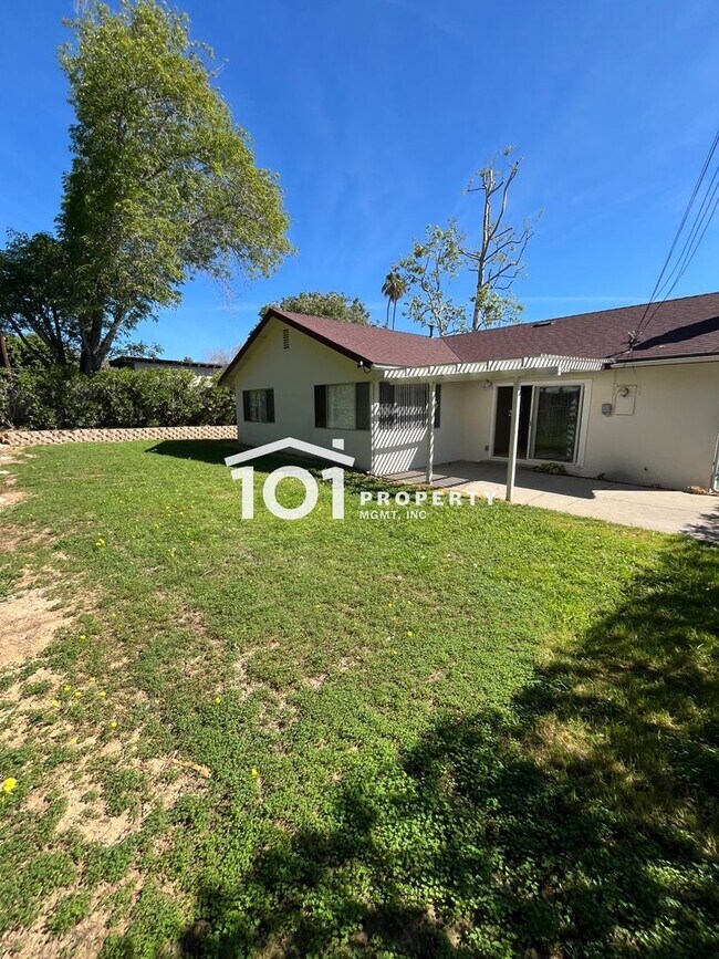Building Photo - Spacious 3-Bedroom Home Near the Beach — Santa Barbara Shores