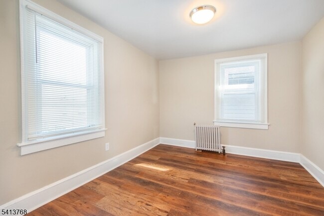 Building Photo - 116 Eagle St