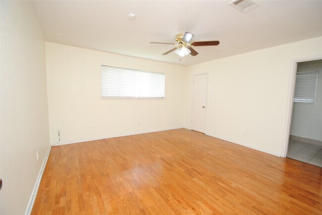 Building Photo - 11511 Creekhurst Dr