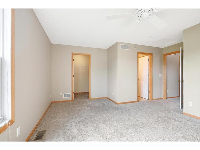 Building Photo - 15564 Lilac Dr