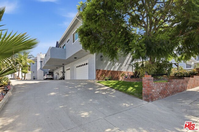 Building Photo - 1807 Carnegie Ln