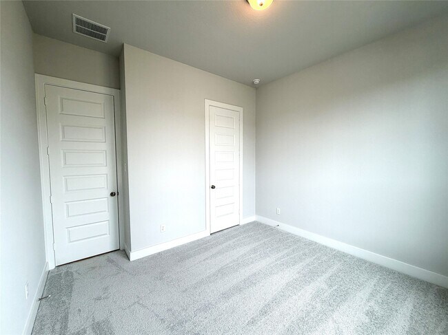 Building Photo - 26127 Mossy Grns Dr