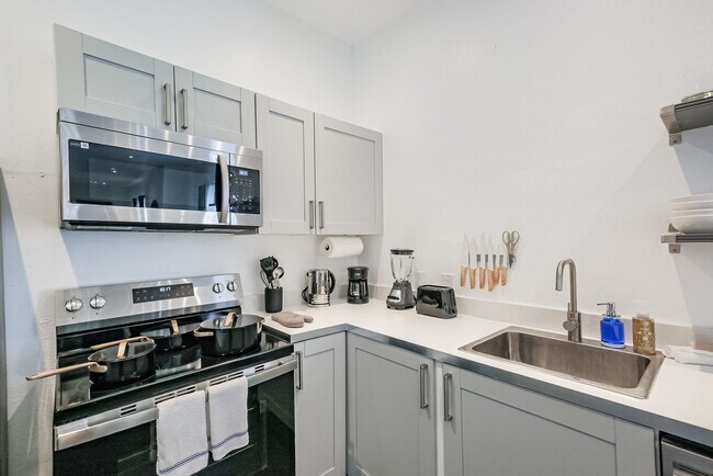 Building Photo - 3309 Webster St