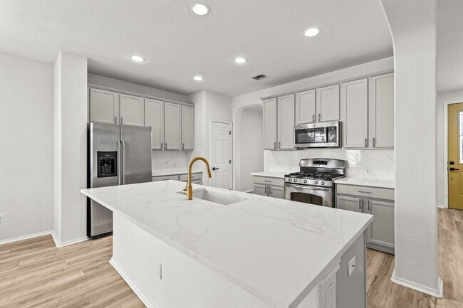 Building Photo - Fabulous 4 Bedroom Home in The Preserve at Indian Springs ~ Hot Tub ~ Great Amenities!