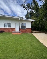 Building Photo - 1850 Ivy Ln