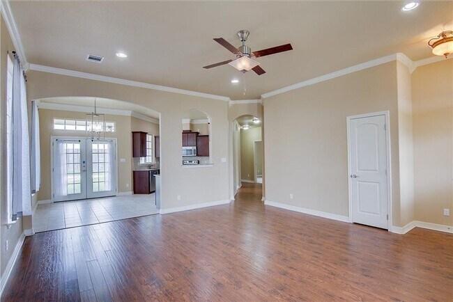 Building Photo - 221 Geode Ln