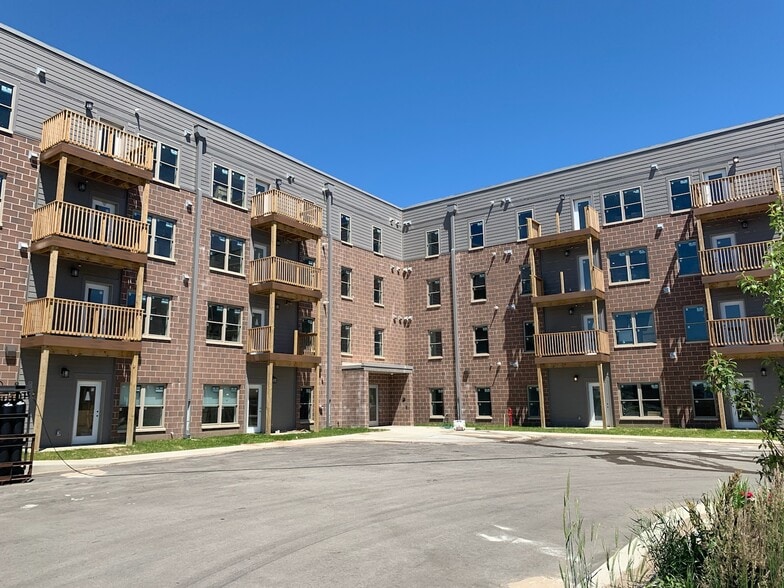 Gardens of Dubuque 1895 Radford Rd Dubuque IA 52002 Apartment Finder