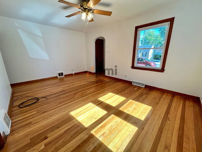 Building Photo - 9344 Keilman St