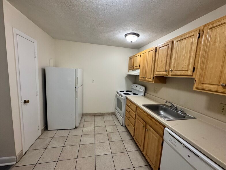 Building Photo - 80 Gardner St