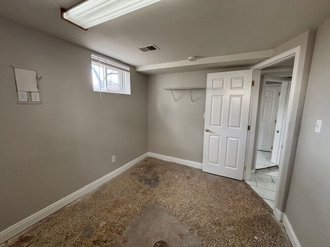 Building Photo - 4 Bedroom 2 Bath House by Frontier Park