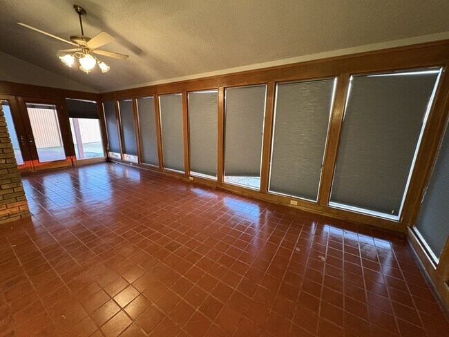 Building Photo - 16902 E 80th St N