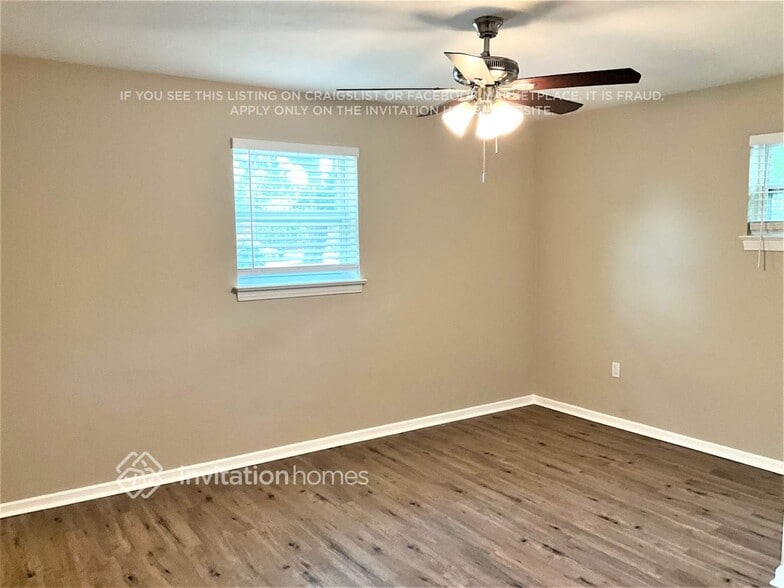 Building Photo - 711 Humber Ln