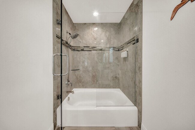 Building Photo - 555 S Gulf Dr