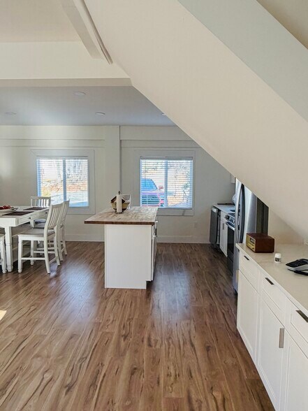 Building Photo - 515 Cow Hill Rd