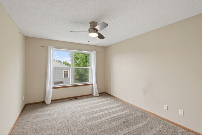 Building Photo - 5130 Holly Ln N