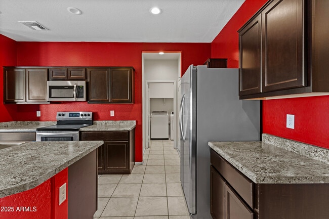 Building Photo - 4972 E Living Stone Way
