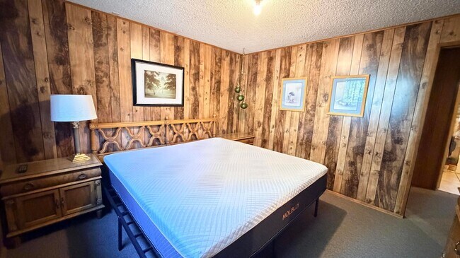 Building Photo - 52111 Acorn Ln