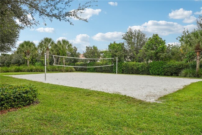 Building Photo - 2080 Wellington St