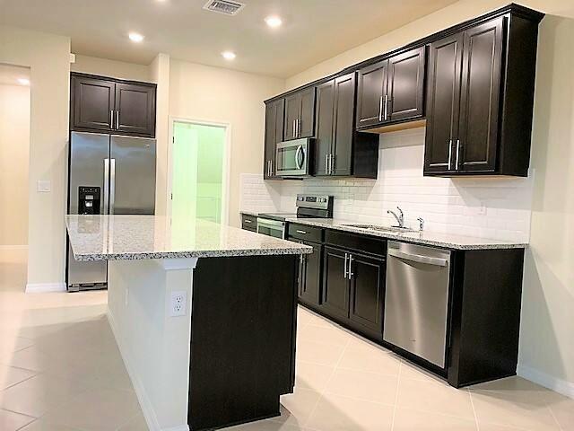 Building Photo - 2792 Troubadour St
