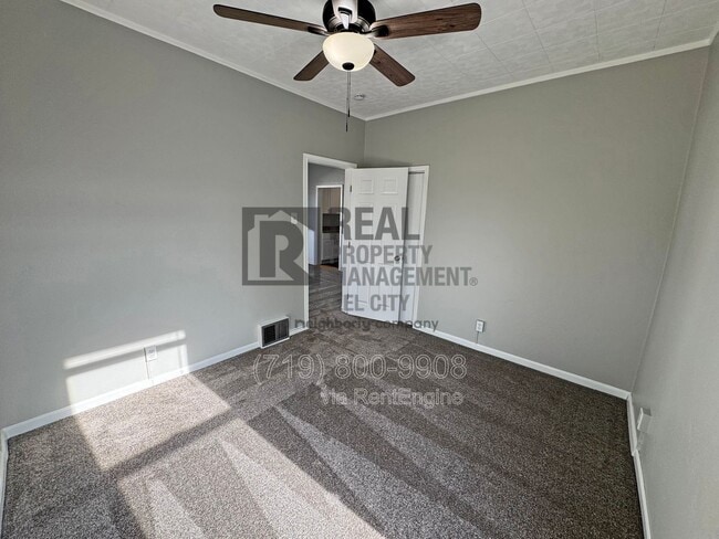 Building Photo - 1626 E Routt Ave