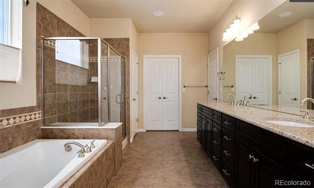 Building Photo - 27235 E Lakeview Pl
