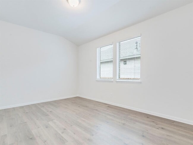 Building Photo - 227 Cathedral Mountain Dr