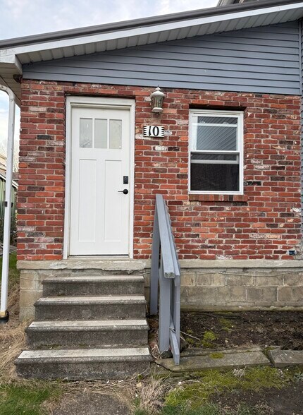 Building Photo - 10 Lincoln St