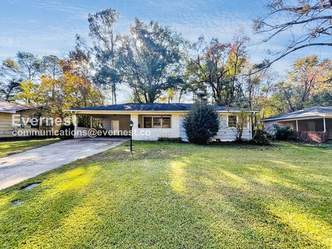 Building Photo - SPECIAL PROMOTION! 3 Bed, 2 Bath Home with Carport / Pet-Friendly / Available Now!