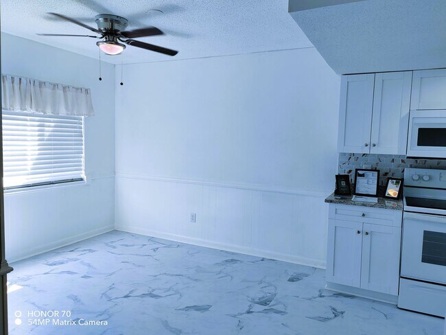 Building Photo - Rent to Own Bright 2B/1B Condo – St. Andrews Cove, Clearwater