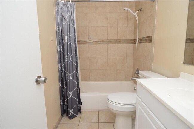 Building Photo - 2904 Lichen Ln