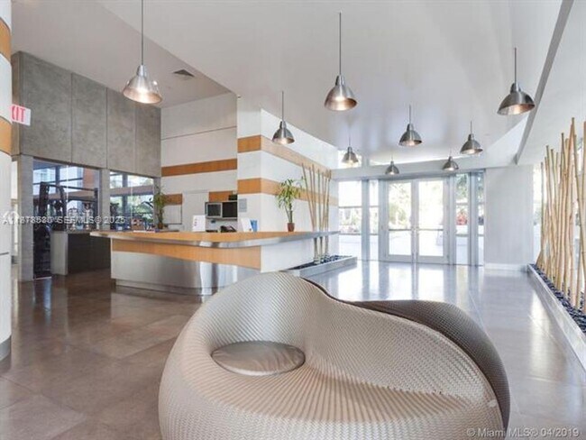 Building Photo - 2950 NE 188th St