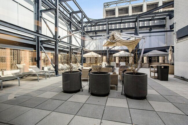 Building Photo - 110 Wall St